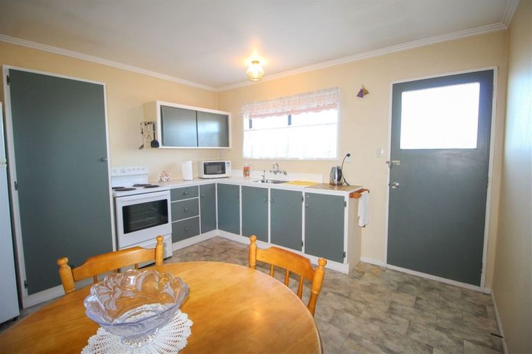 Photo of property in 2/52 Avenue Road, West End, Timaru, 7910