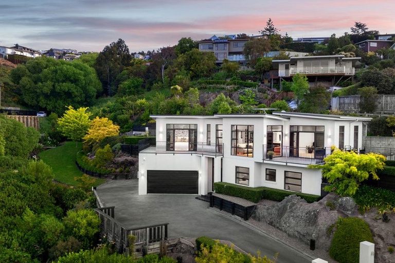 Photo of property in 16 Iles Lane, Cashmere, Christchurch, 8022