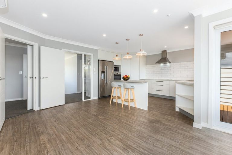 Photo of property in 14 Canary Way, Whitby, Porirua, 5024