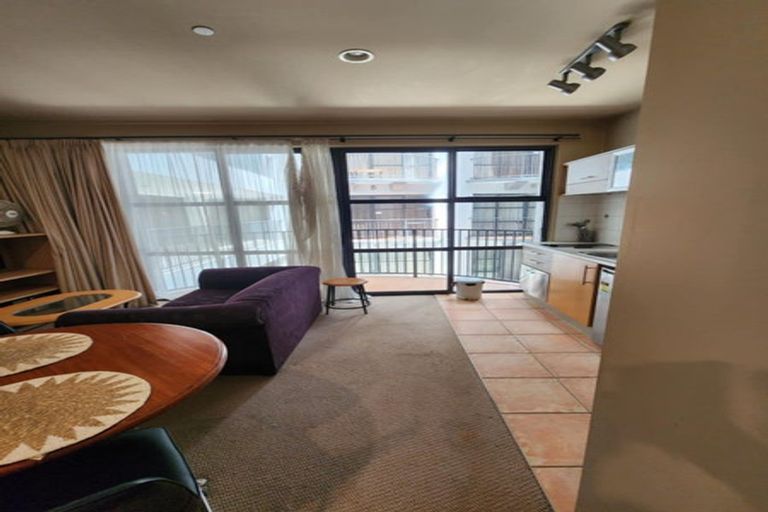 Photo of property in Atrium Apartments, 2i/154 The Terrace, Wellington Central, Wellington, 6011
