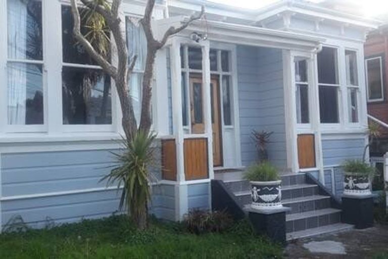 Photo of property in 10 Dawson Street, Berhampore, Wellington, 6023