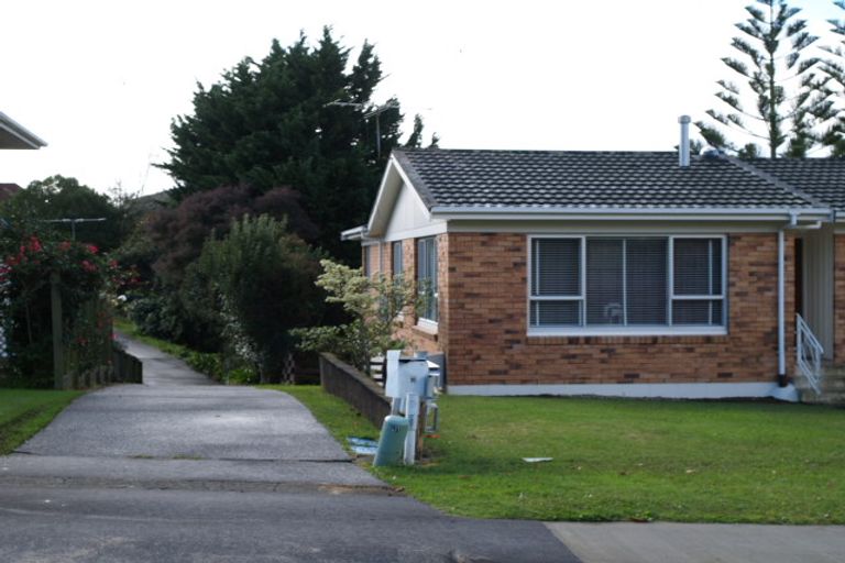 Photo of property in 2/16 Kayeleen Place, Cockle Bay, Auckland, 2014