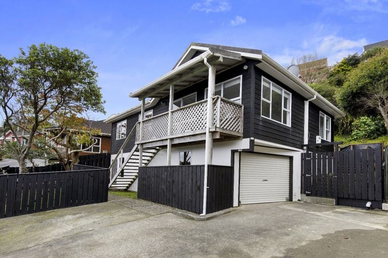 Photo of property in 25a Wye Street, Island Bay, Wellington, 6023