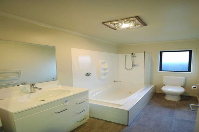 Photo of property in 37 Maclaren Road, Wigram, Christchurch, 8042