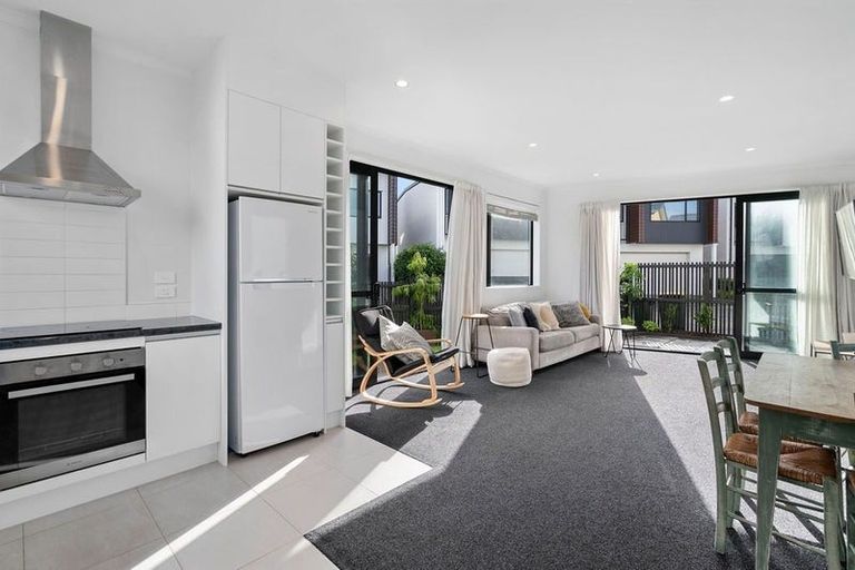 Photo of property in 24 Frank Gill Road, Hobsonville, Auckland, 0616