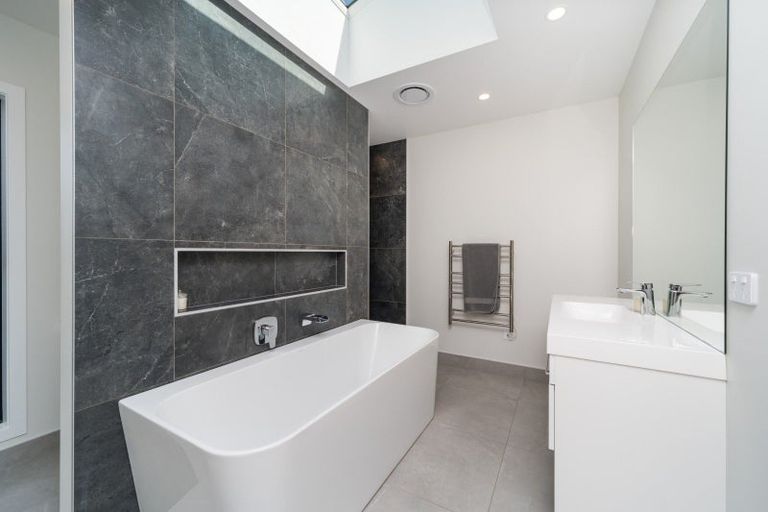 Photo of property in 136 Pharazyn Street, Maewa, Feilding, 4702