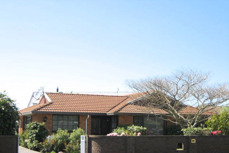 Photo of property in 38 Solomon Avenue, Redwood, Christchurch, 8051