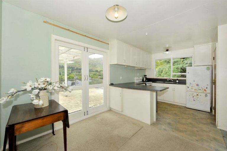 Photo of property in 19 Flinders Road, Heathcote Valley, Christchurch, 8022