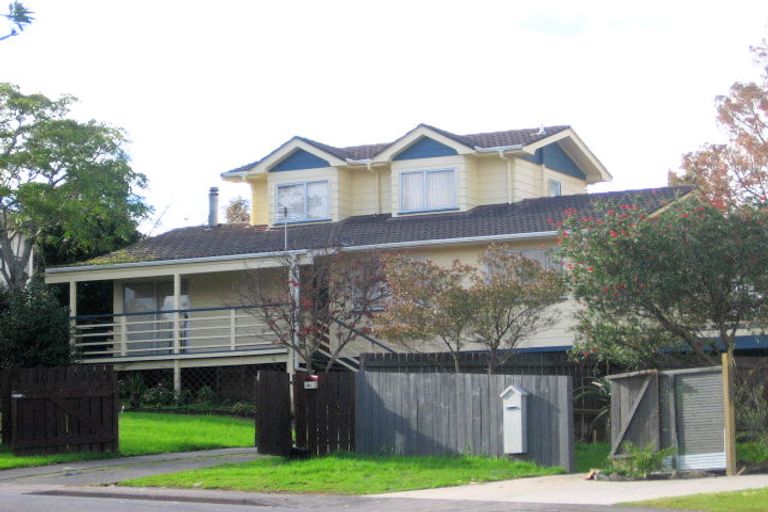 Photo of property in 15a Skyla Place, Massey, Auckland, 0614