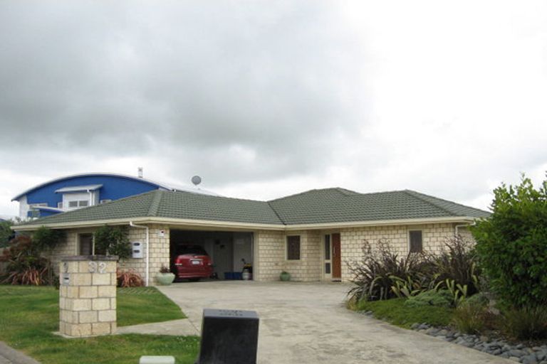 Photo of property in 32 Greig Place, Pukekohe, 2120