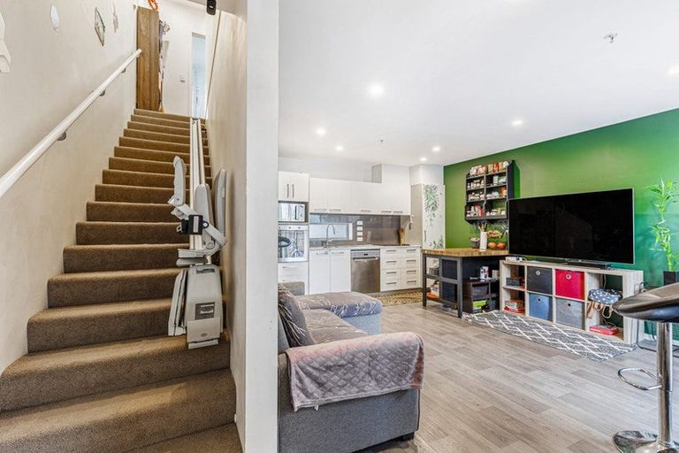 Photo of property in 2/160c Hobsonville Point Road, Hobsonville, Auckland, 0616