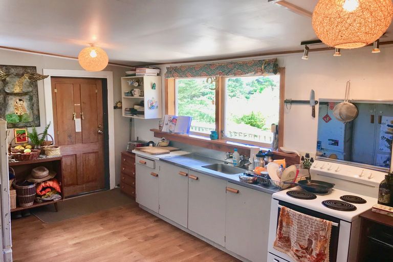 Photo of property in 7 Snowden Place, Raglan, 3225