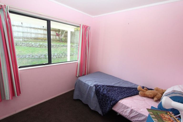 Photo of property in 6a North Street, Tawa, Wellington, 5028