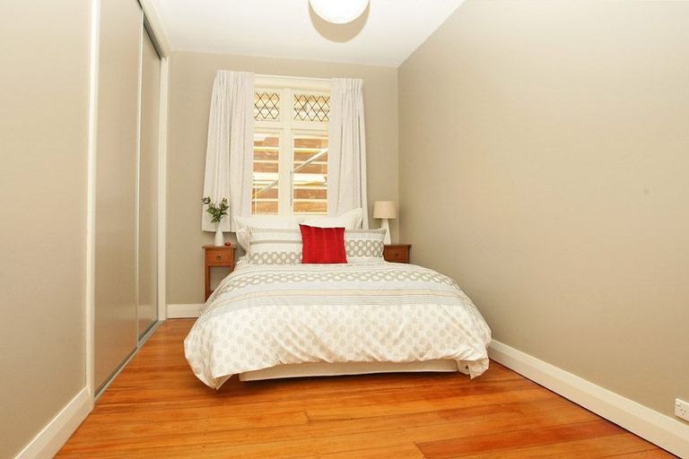 Photo of property in 74 Northland Road, Northland, Wellington, 6012