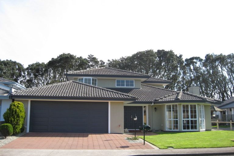 Photo of property in 11 Kawaroa Close, New Plymouth, 4310