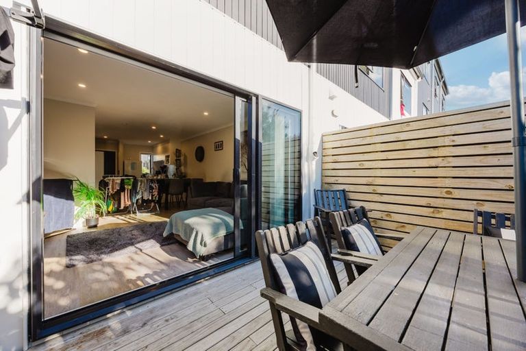 Photo of property in 2/125b Metcalfe Road, Ranui, Auckland, 0612