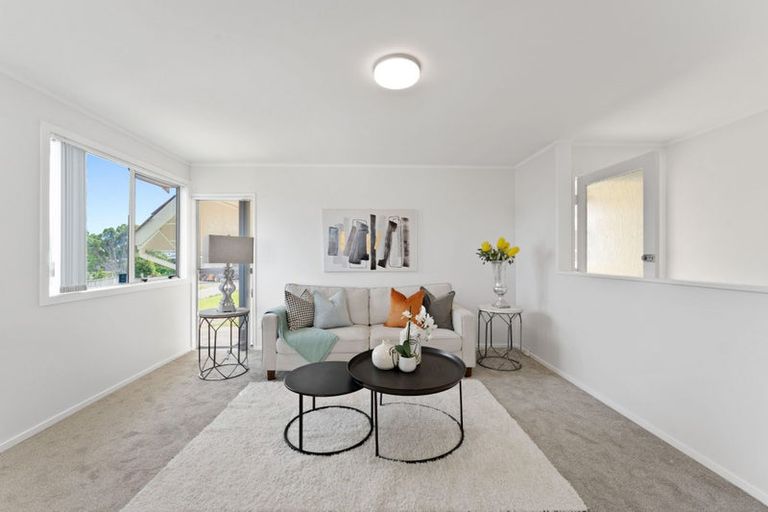 Photo of property in 2/48 Archmillen Avenue, Pakuranga Heights, Auckland, 2010