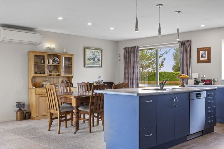 Photo of property in 8 Willowside Place, Amberley, 7410