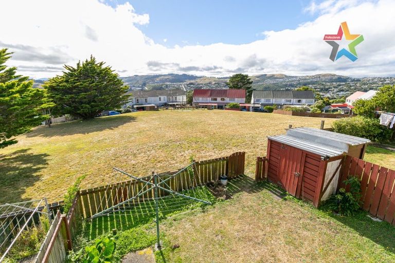 Photo of property in 70 Cunliffe Street, Churton Park, Wellington, 6037