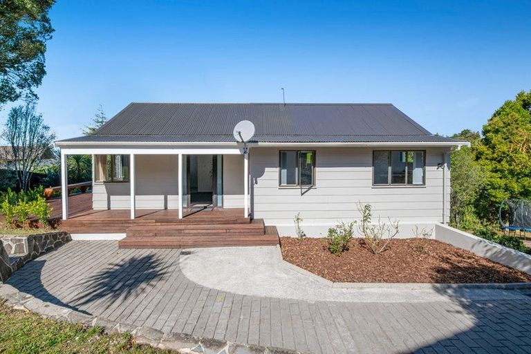 Photo of property in 15 Tacitus Place, Totara Vale, Auckland, 0629