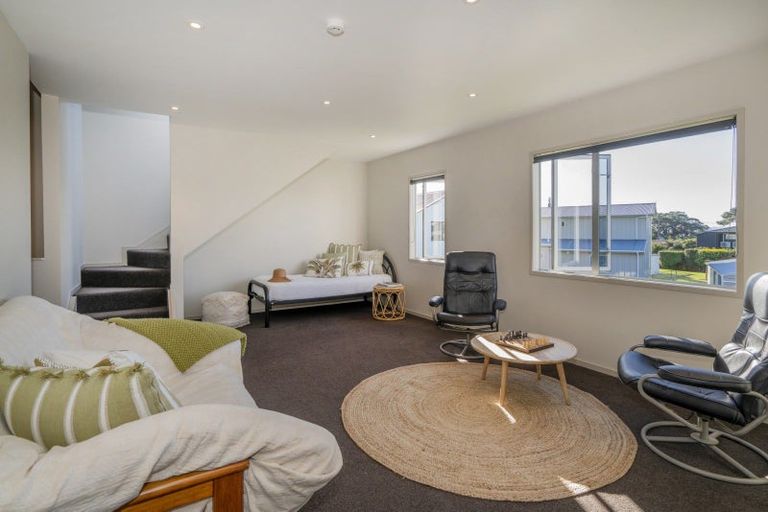 Photo of property in 17 Hahei Beach Road, Hahei, Whitianga, 3591