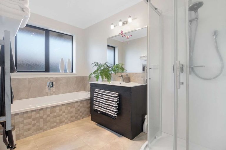 Photo of property in 35 Benner Drive, Ngatea, 3503