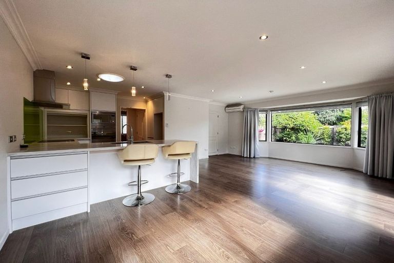 Photo of property in 1/17 Milford Road, Milford, Auckland, 0620