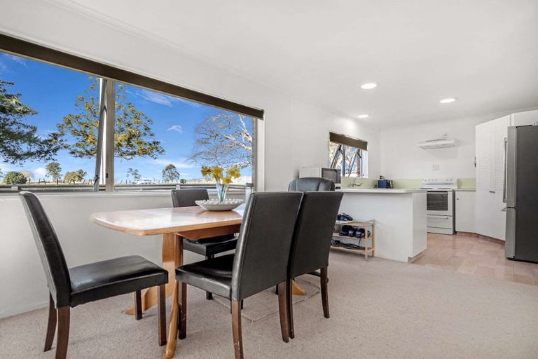 Photo of property in 5 Carlyle Street, Leamington, Cambridge, 3432