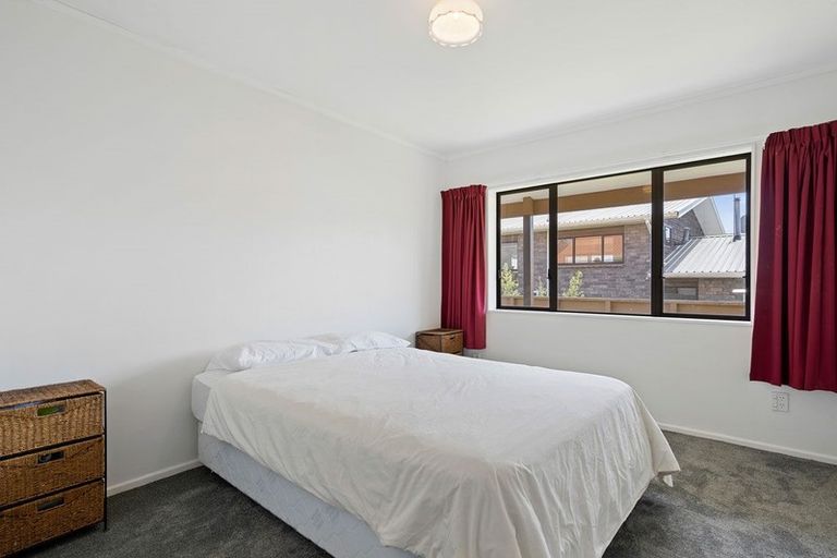 Photo of property in 23 Marchant Place, Westown, New Plymouth, 4310