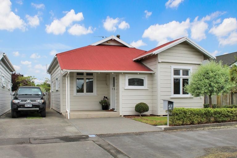 Photo of property in 43 Stewart Crescent, Hokowhitu, Palmerston North, 4410