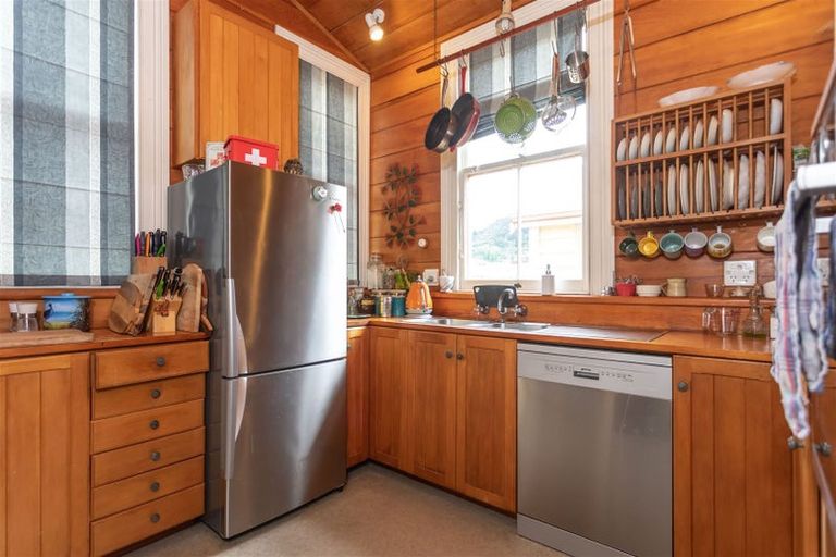 Photo of property in 300 Queen Sh25 Street, Thames, 3500