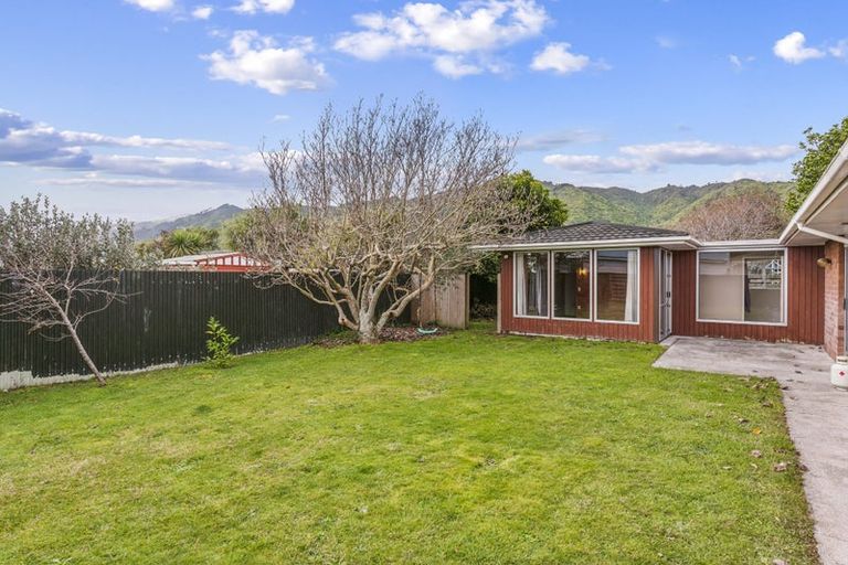Photo of property in 37 Kapanui Road, Waikanae, 5036