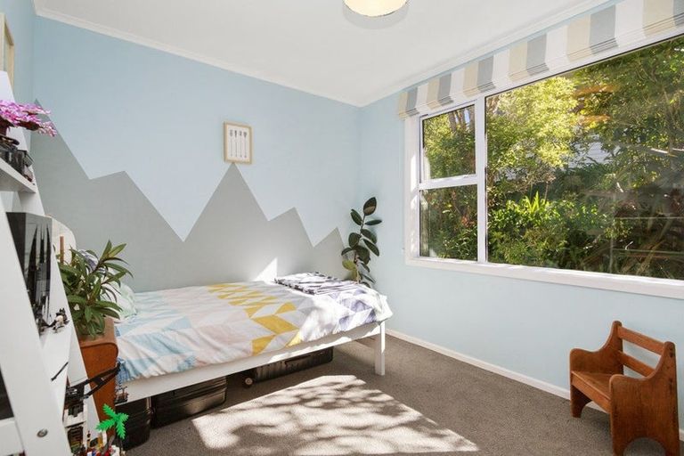 Photo of property in 16 Mascot Street, Tawa, Wellington, 5028
