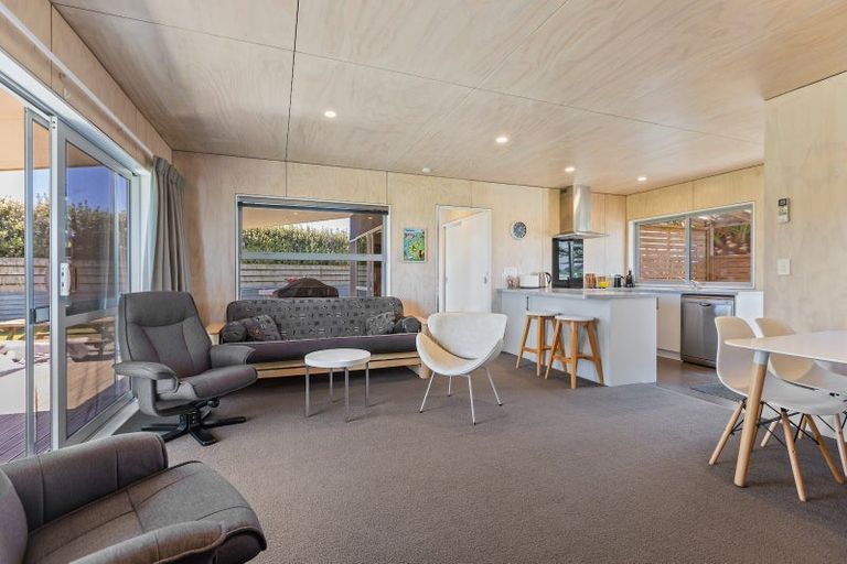 Photo of property in 77 Anglers Avenue, Warea, New Plymouth, 4381