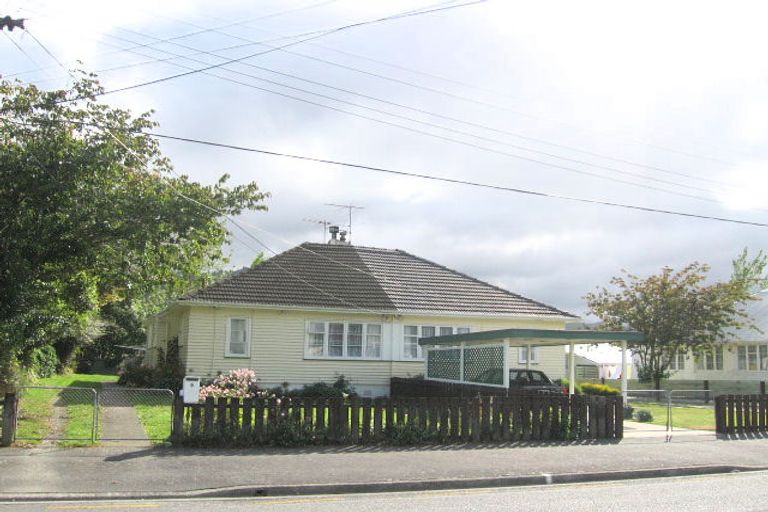 Photo of property in 9 Savage Crescent, Upper Hutt Central, Upper Hutt, 5018