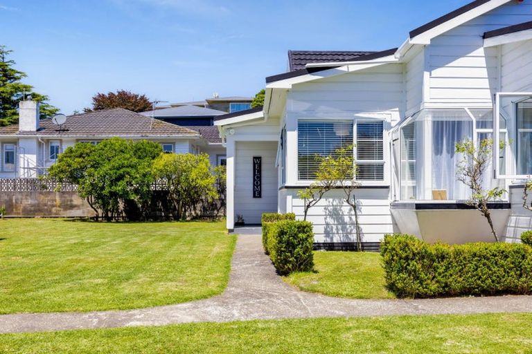 Photo of property in 44 Upjohn Street, Brooklands, New Plymouth, 4310