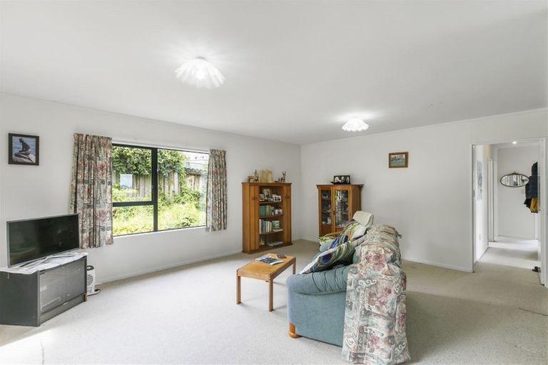 Photo of property in 2/19 Sycamore Drive, Sunnynook, Auckland, 0620