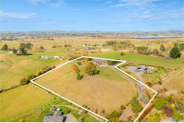 Photo of property in 1/75 Kyle Road, Waipukurau, 4281