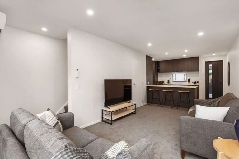 Photo of property in 2/329 Lincoln Road, Addington, Christchurch, 8024