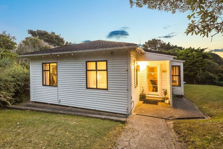 Photo of property in 15 Pukerua Beach Road, Pukerua Bay, 5026