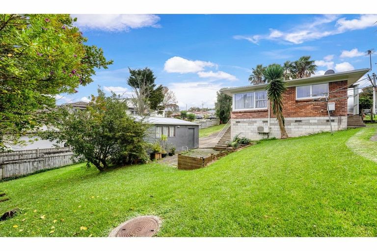Photo of property in 2/28 Windy Ridge Road, Glenfield, Auckland, 0629