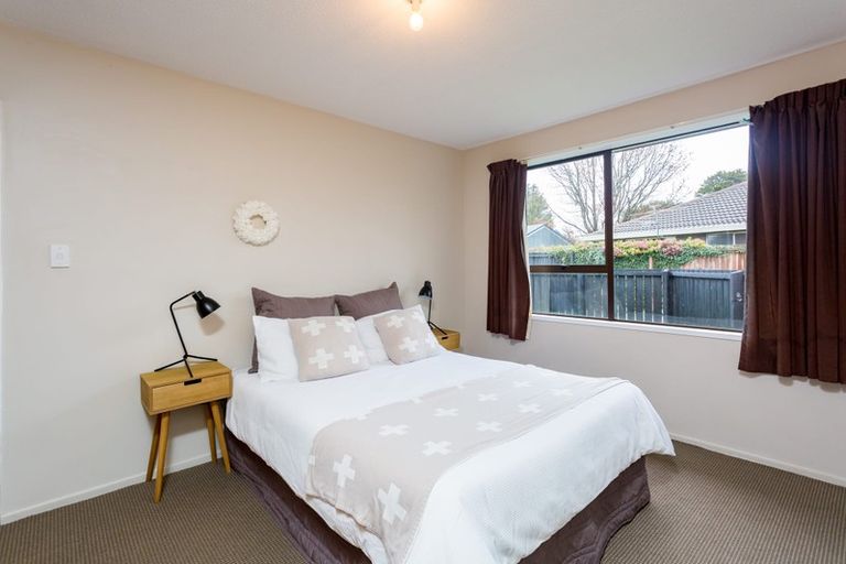 Photo of property in 2/21 Montclare Avenue, Ilam, Christchurch, 8041