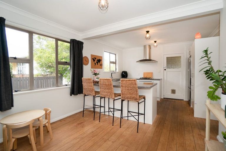 Photo of property in 130 College Street, Awapuni, Palmerston North, 4412