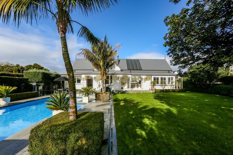 Photo of property in 16 Shortland Street, Lower Vogeltown, New Plymouth, 4310