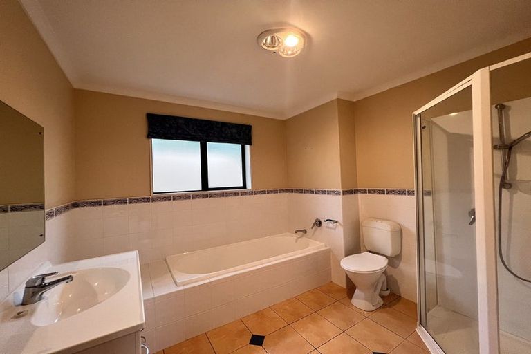 Photo of property in 15 Avonbrook Lane, Pukekohe, 2120