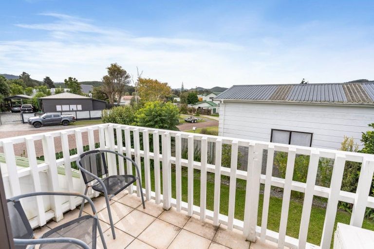 Photo of property in 106 Everitt Crescent, Whangamata, 3620