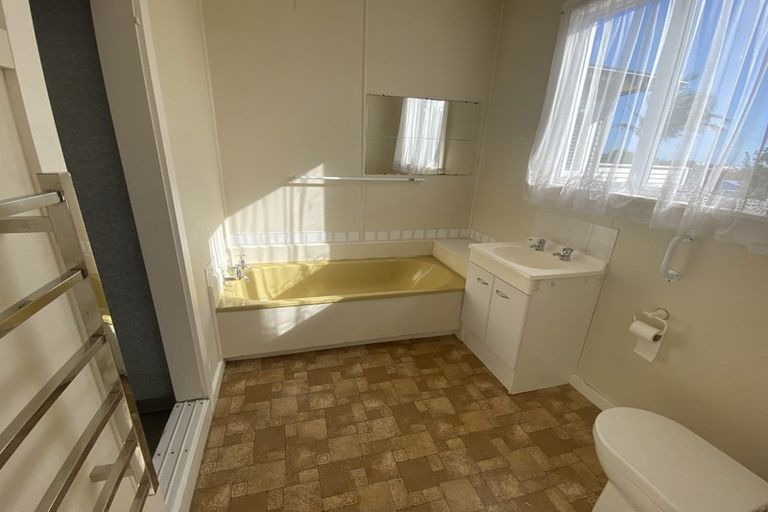 Photo of property in 123 Pendarves Street, New Plymouth, 4312