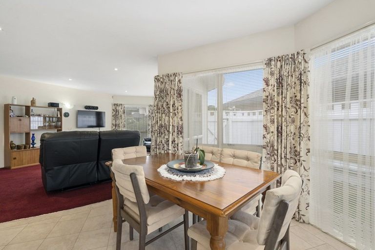 Photo of property in 5 Lorna Irene Drive, Raumati South, Paraparaumu, 5032