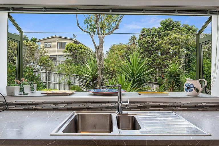 Photo of property in 8 Inca Place, Snells Beach, 0920