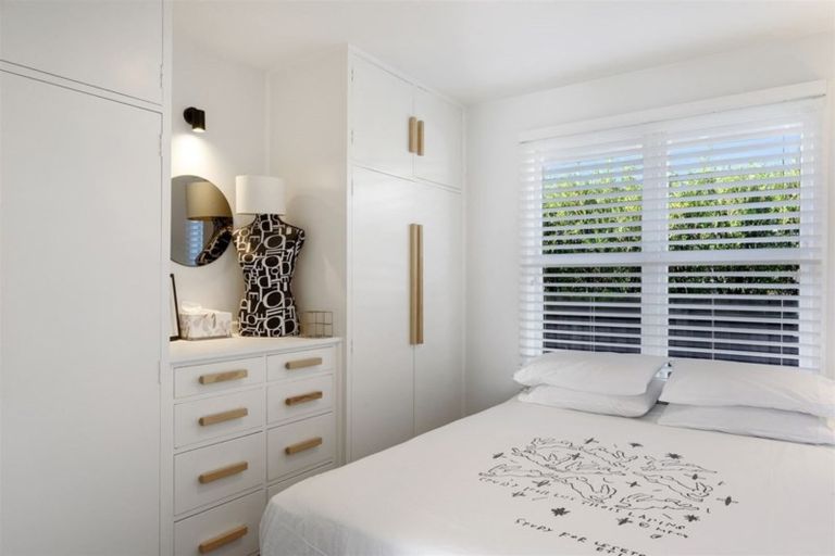 Photo of property in 141 Packe Street, Edgeware, Christchurch, 8013